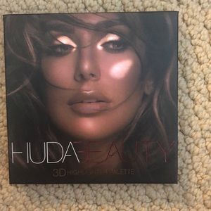 3D Highlighter Palette - Huda Beauty